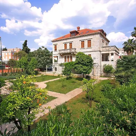 Oda ve Kahvaltı Filaus 4*
