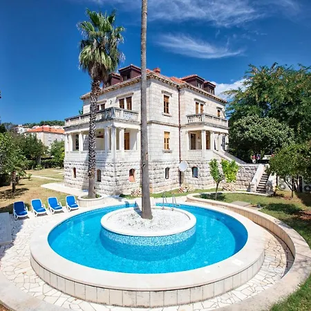 Oda ve Kahvaltı Filaus 4*